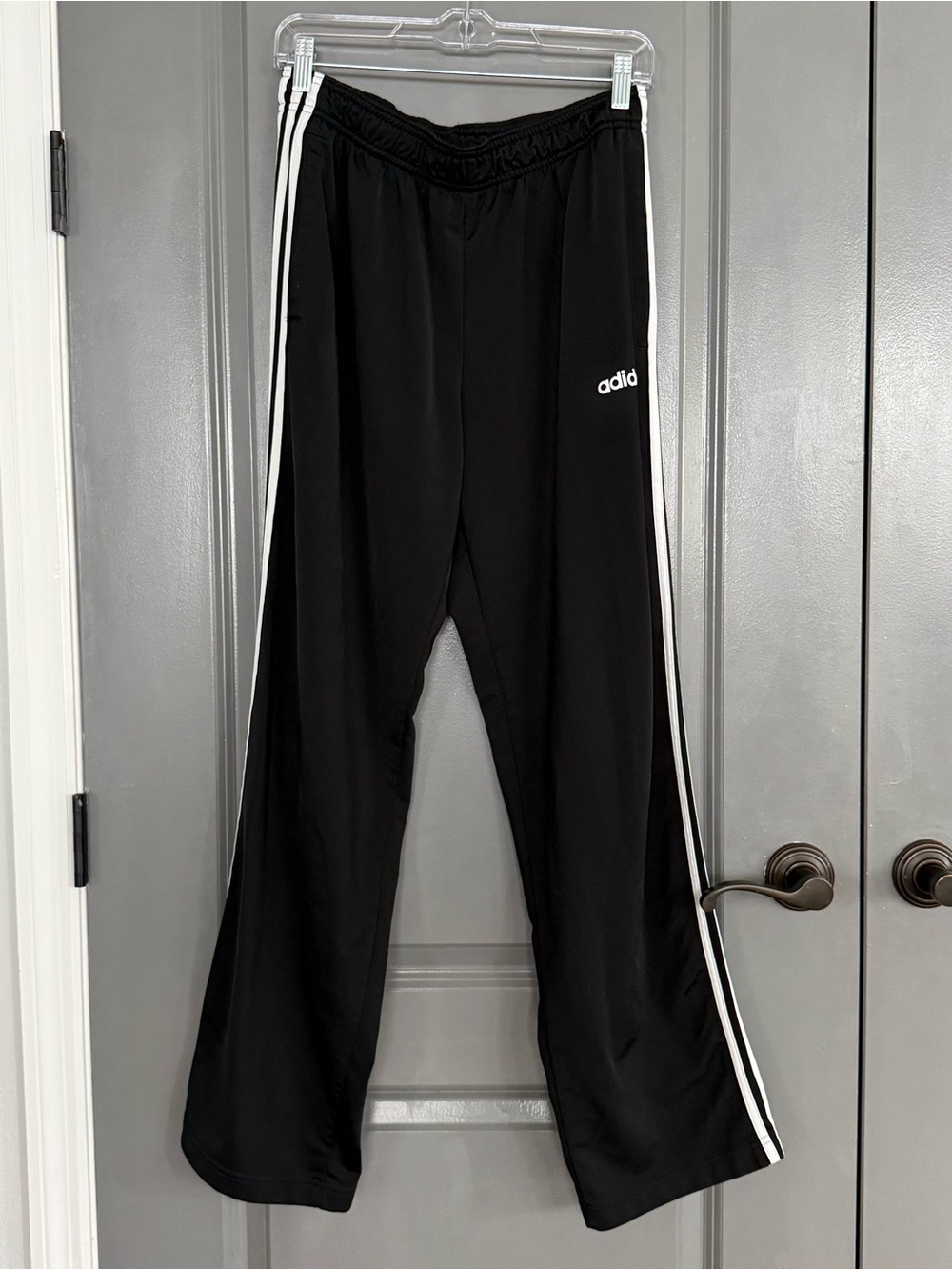 Men’s Adidas Essential 3 Stripe Black Track Pants Size Large